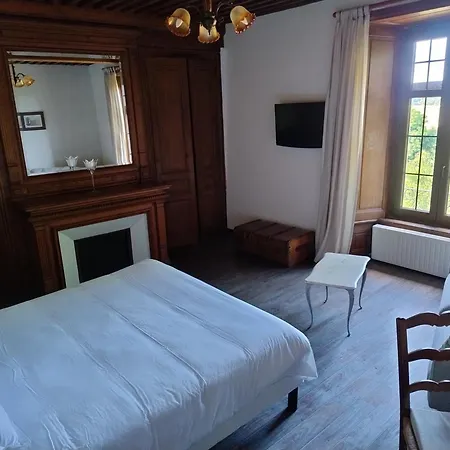Manoir Du Grail 펜션 *