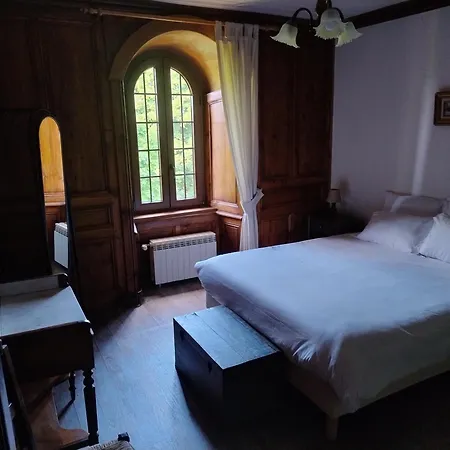 Manoir Du Grail 펜션 *